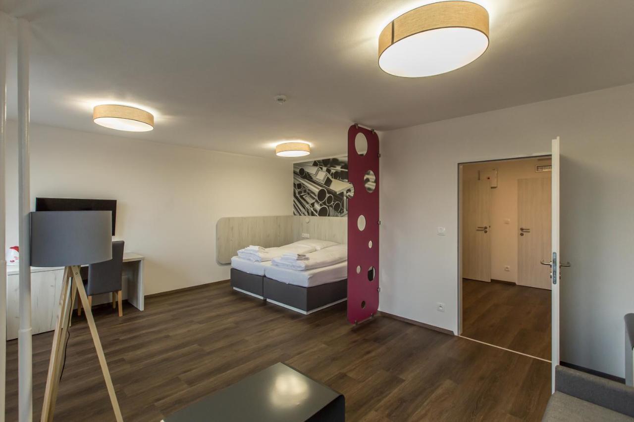 Hotel Garni Vsb Острава Экстерьер фото