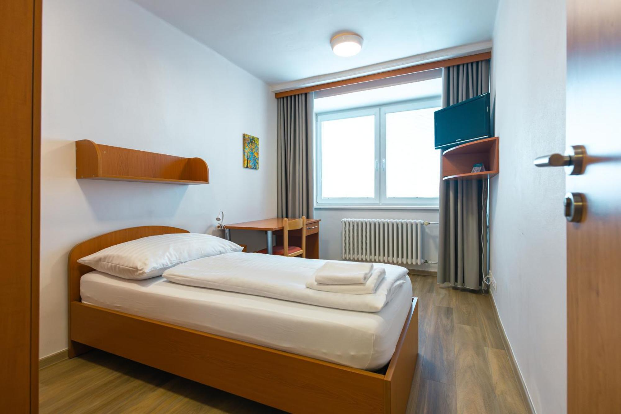 Hotel Garni Vsb Острава Экстерьер фото