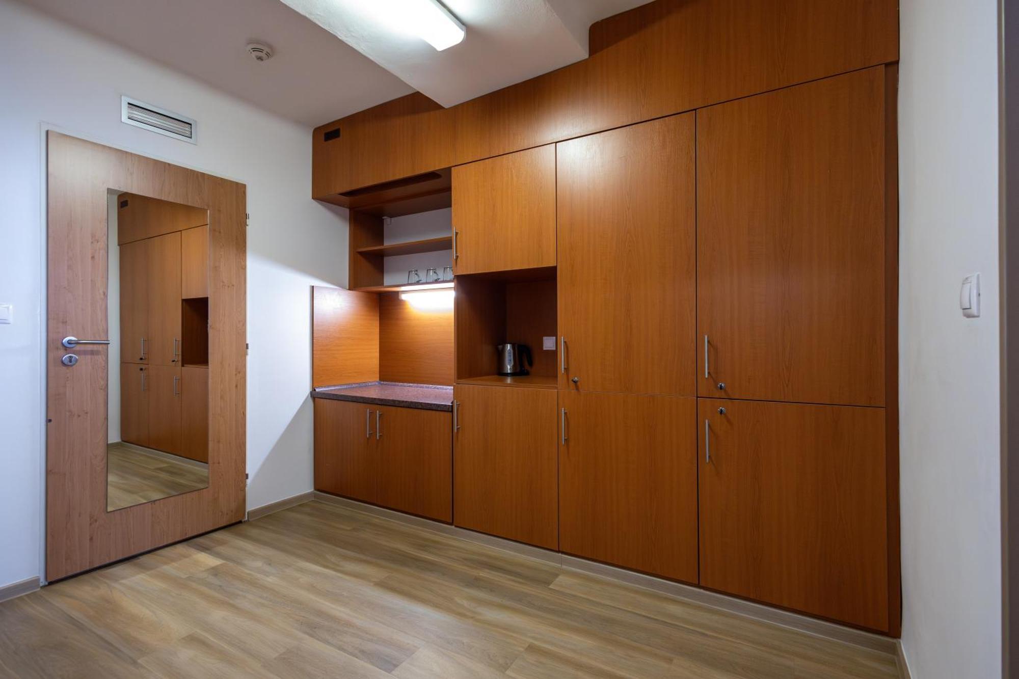 Hotel Garni Vsb Острава Экстерьер фото